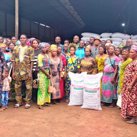 Remise officielle des engrais organiques AgroBio aux bénéficiaires de PUR-ZEDAGA